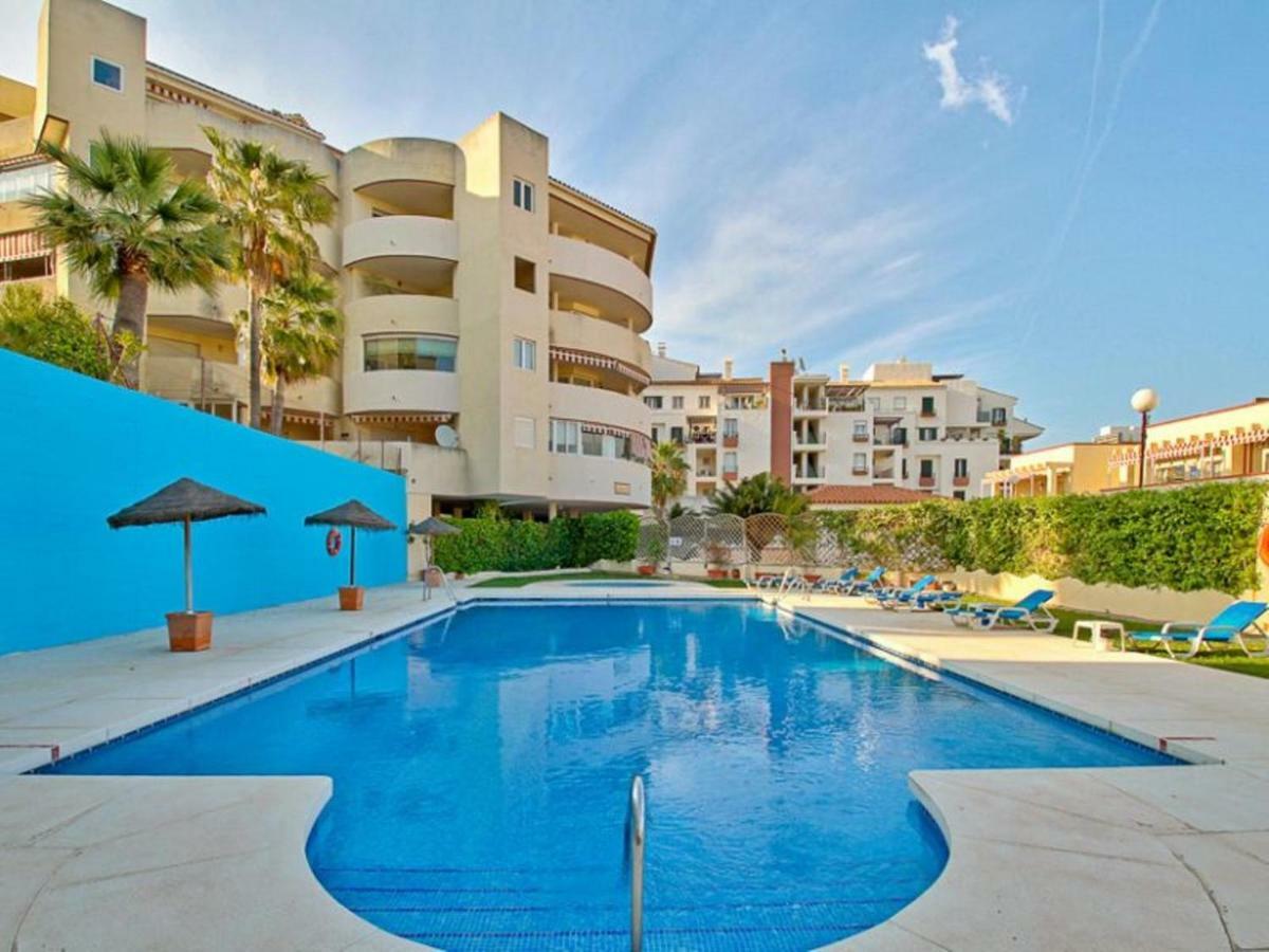 Spacious Beachfront Flat With Sea Views And Private Indoor Parking Benalmádena Exterior foto
