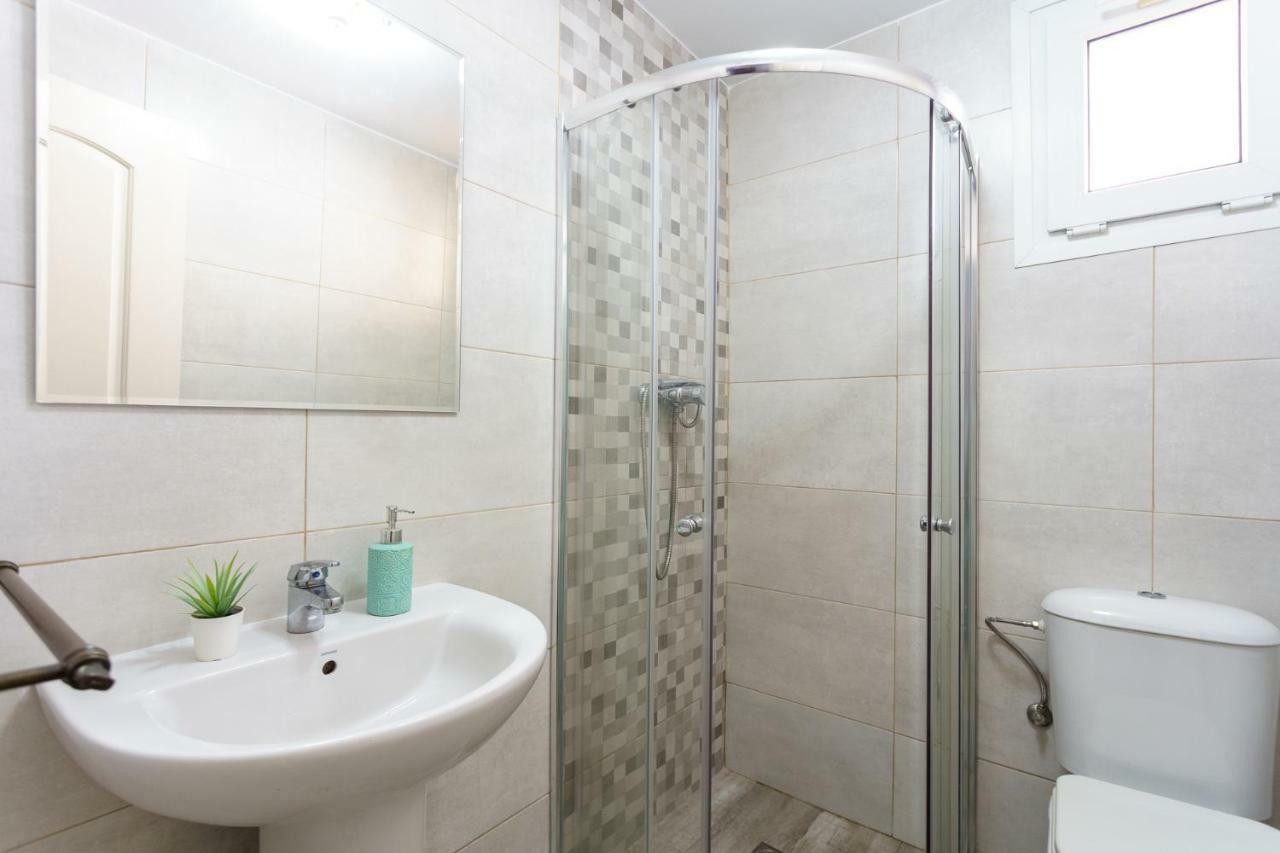 Spacious Beachfront Flat With Sea Views And Private Indoor Parking Benalmádena Exterior foto