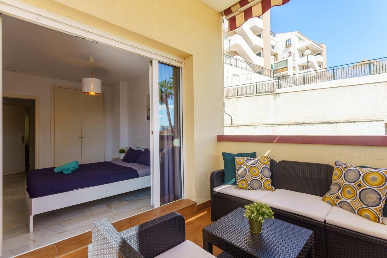 Spacious Beachfront Flat With Sea Views And Private Indoor Parking Benalmádena Exterior foto