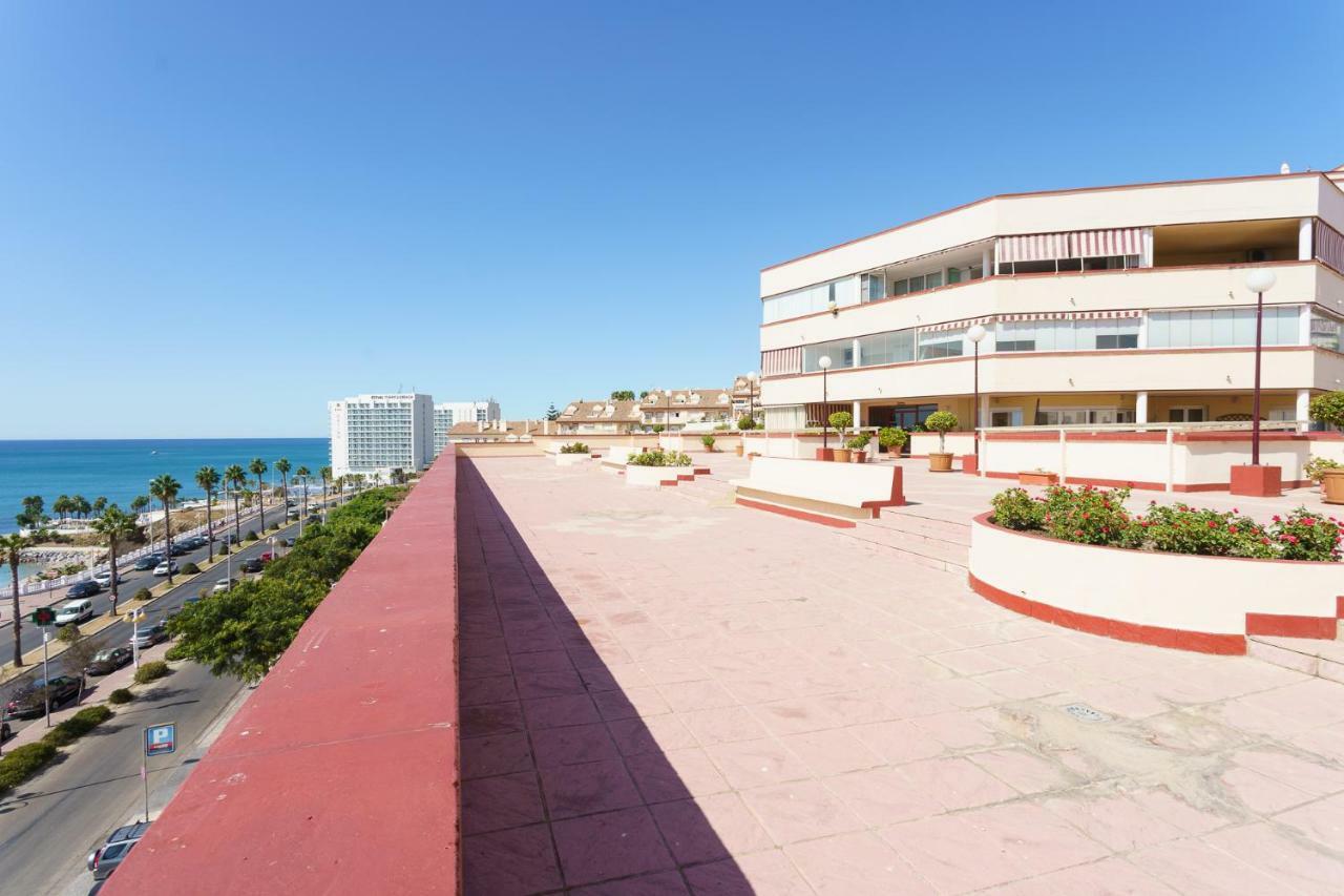 Spacious Beachfront Flat With Sea Views And Private Indoor Parking Benalmádena Exterior foto